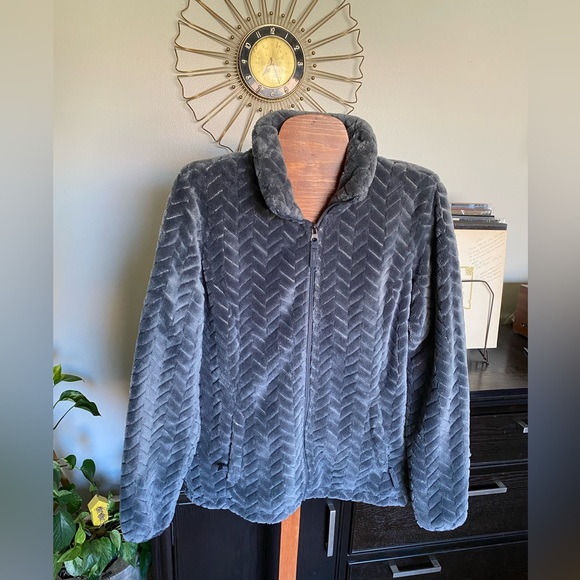 Free Country Jackets & Blazers - 2/$20 Free Country Fleece Jacket‎